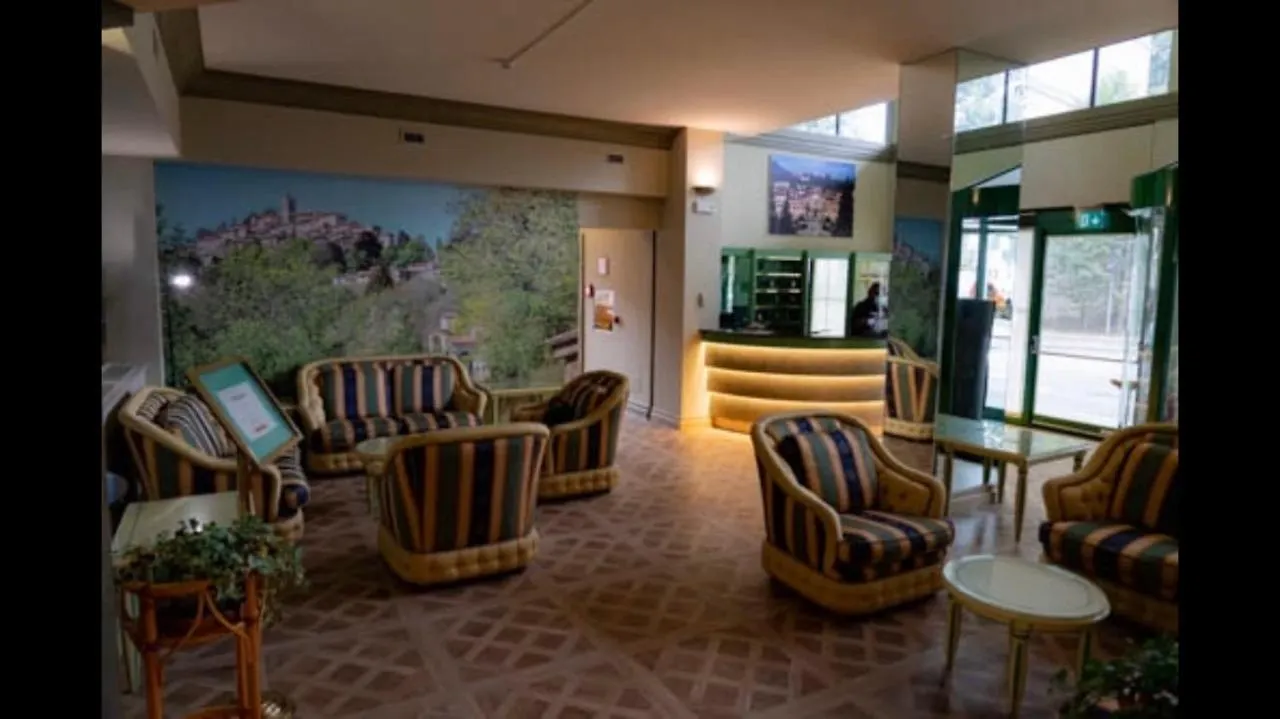 Crystal Hotel Varese 4*,
