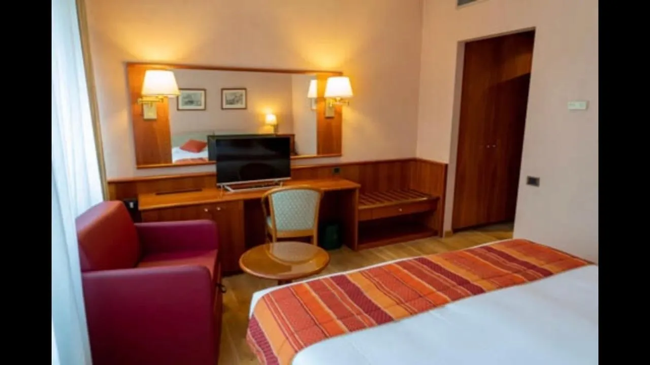 Crystal Hotel Varese