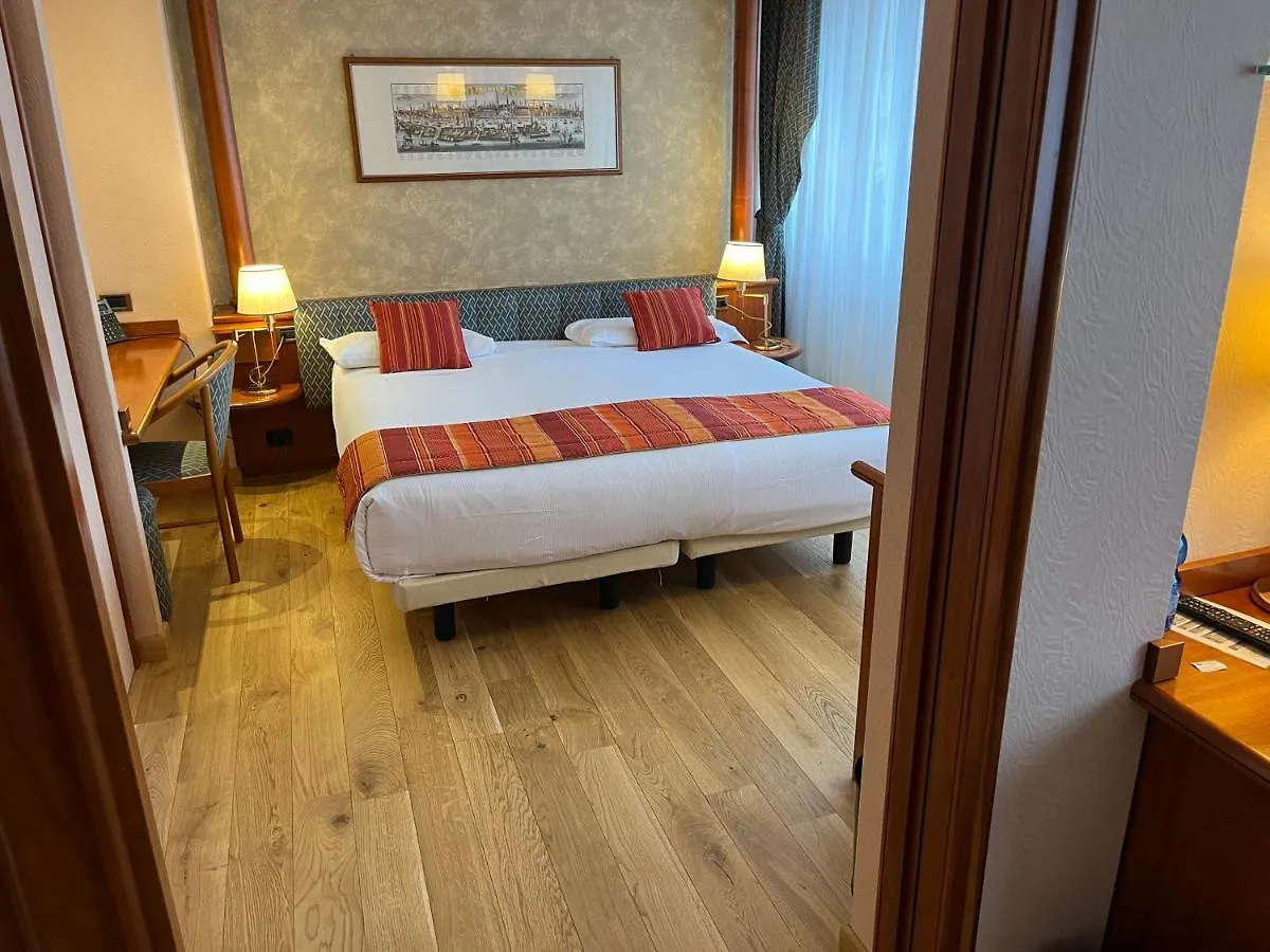 Crystal Hotel Varese Italia