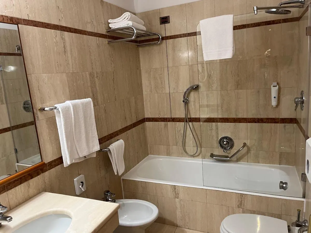 Crystal Hotel Varese 4*,