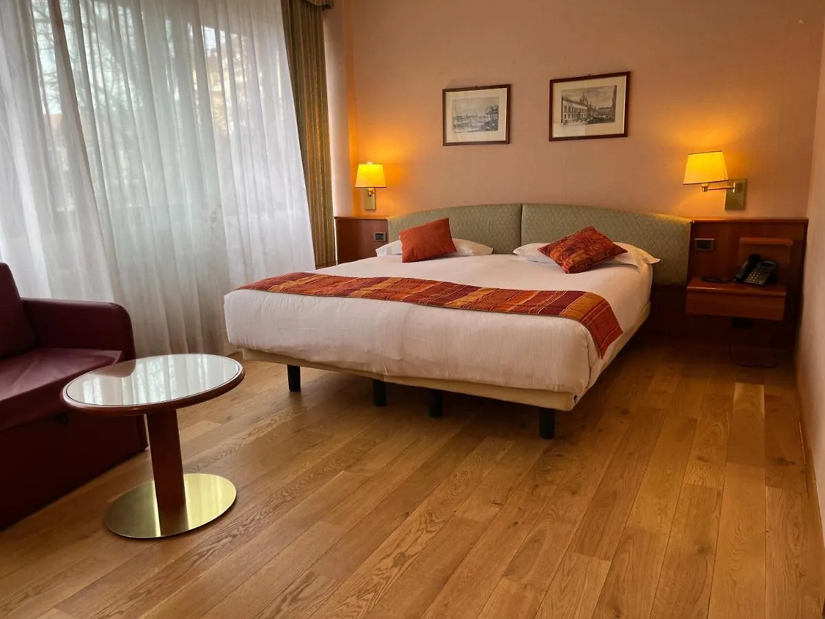 Crystal Hotel Varese