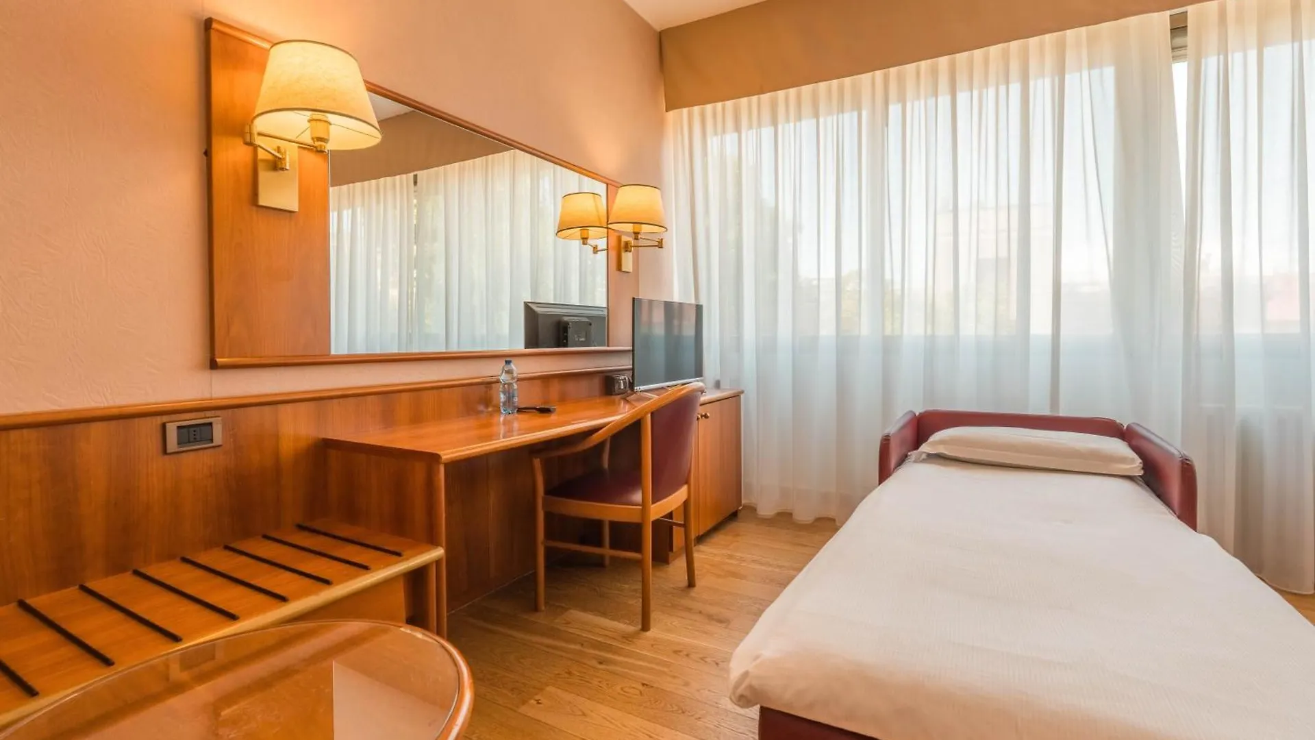 Crystal Hotel Varese
