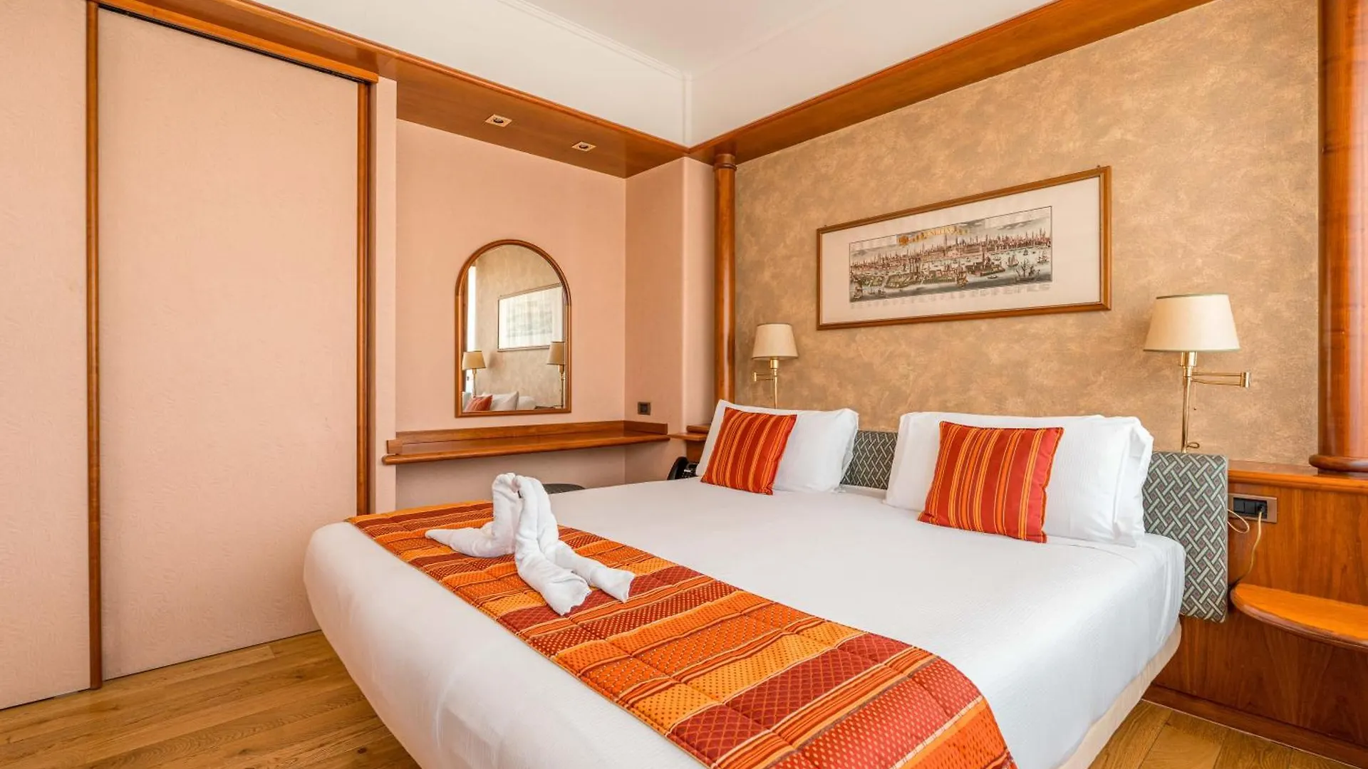 Crystal Hotel Varese 4*,