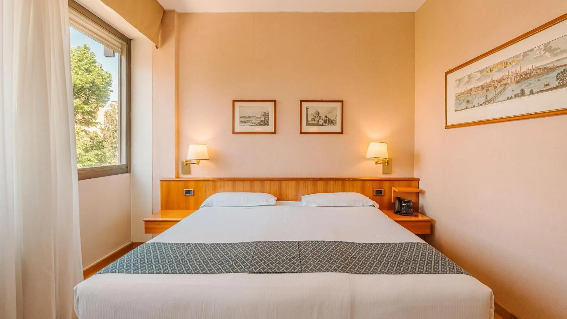 Crystal Hotel Varese