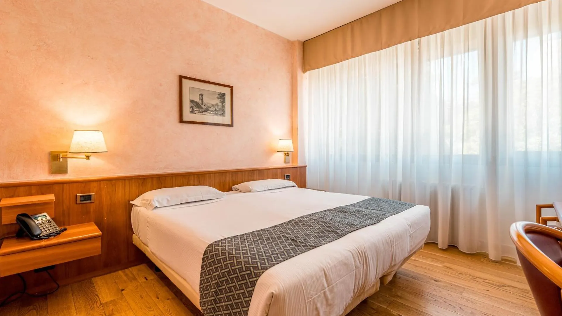 Crystal Hotel Varese