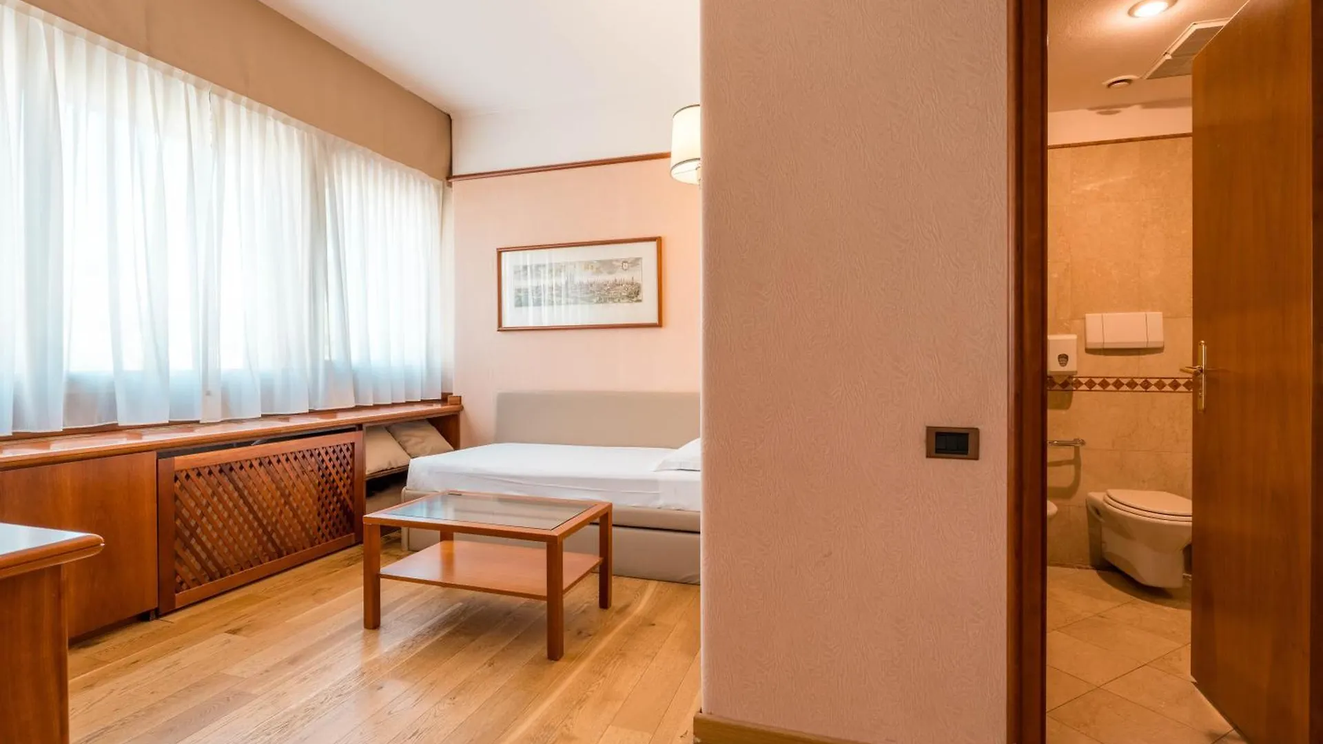 Crystal Hotel Varese