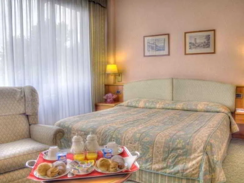 Crystal Hotel 바레세 4*,  이탈리아