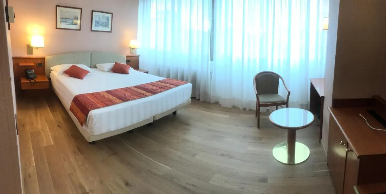Crystal Hotel Varese