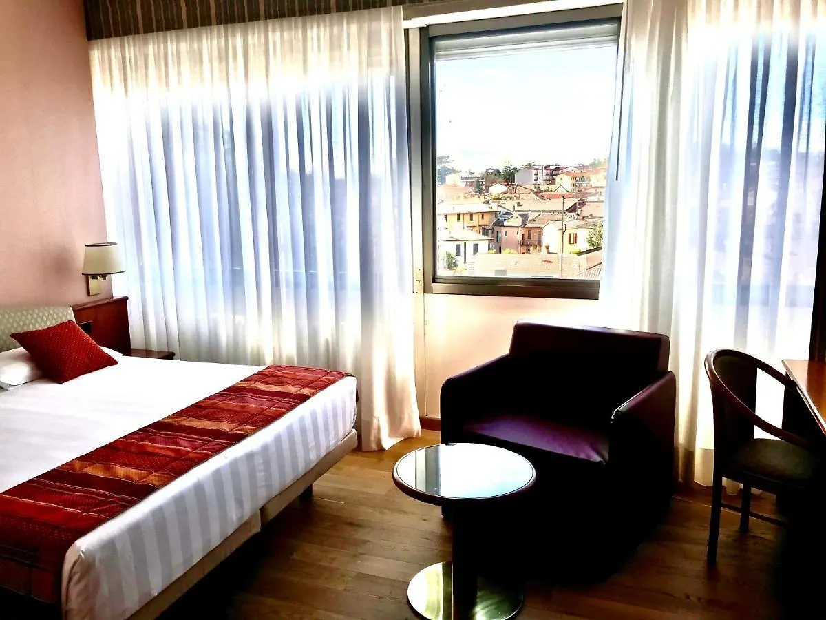 Crystal Hotel 바레세 4*,